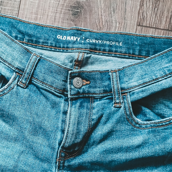 EUC Old Navy Curvy Shorts - Picture 2 of 3